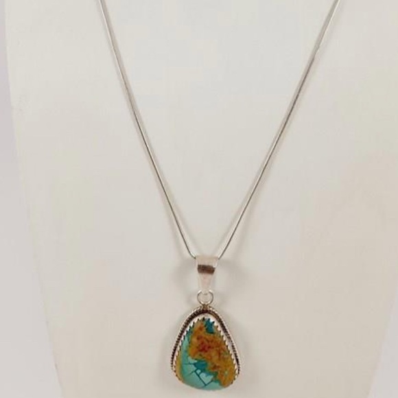Southwest Style 925 Silver Triangular Bisbee Turquoise Pendant Necklace - Picture 2 of 5